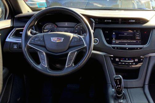 Infrared Tintcoat 2021 Cadillac XT5 Luxury