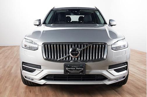 Silver Dawn 2023 Volvo XC90 Plus