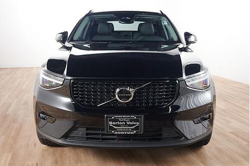 Onyx Black 2024 Volvo XC40 Ultimate