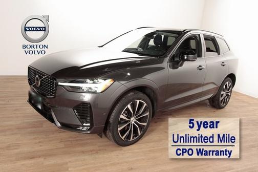 2024 Volvo XC60 B5 Plus Dark Theme