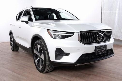 2025 Volvo XC40 Plus