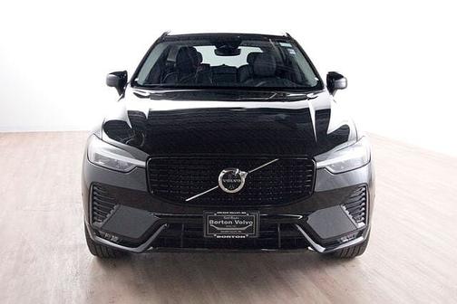 Onyx Black 2025 Volvo XC60 Plus