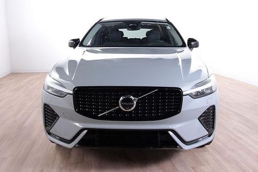 Vapour Grey 2025 Volvo XC60 Plus
