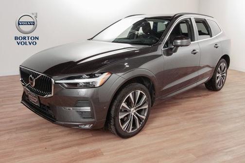 2022 Volvo XC60 B5 Momentum