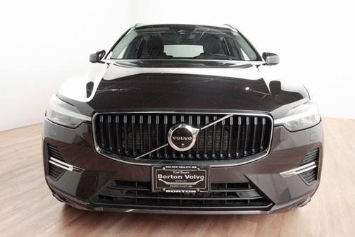 2022 Volvo XC60 B5 Momentum