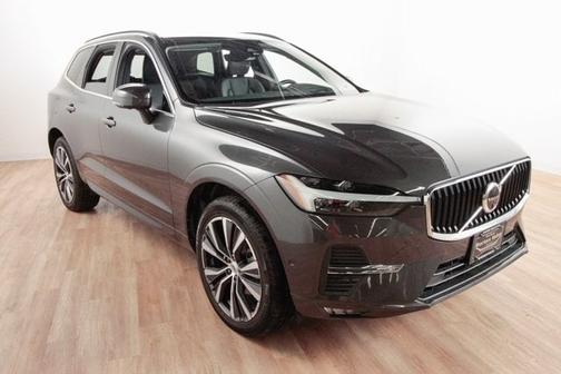 2022 Volvo XC60 B5 Momentum