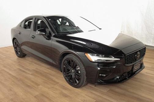 2024 Volvo S60 B5 Plus Black Edition