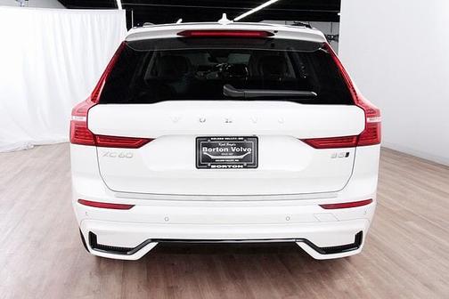 2025 Volvo XC60 Core