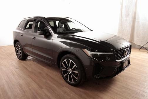 2024 Volvo XC60 B5 Plus Dark Theme