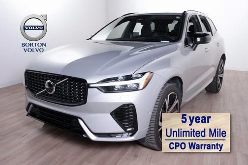 2022 Volvo XC60 B6 R-Design