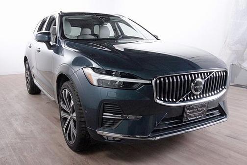2023 Volvo XC60 B5 Ultimate Bright Theme