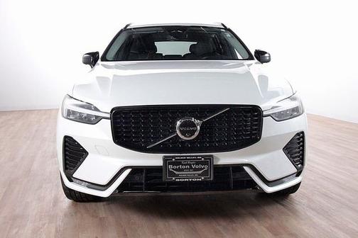 2025 Volvo XC60 Plus