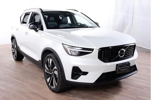 Crystal White 2025 Volvo XC40 Ultra