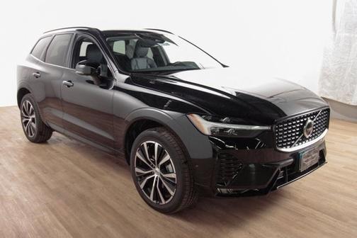 2024 Volvo XC60 B5 Plus Dark Theme