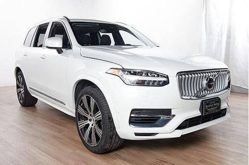 Crystal White 2024 Volvo XC90 Plus
