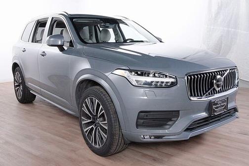 2022 Volvo XC90 T6 Momentum