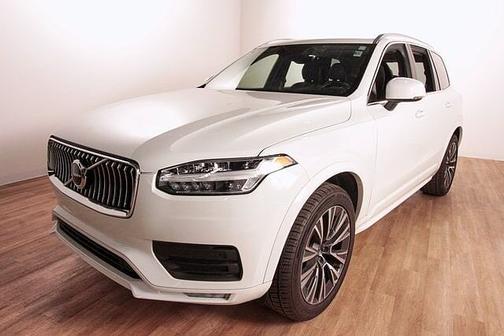 2022 Volvo XC90 T6 Momentum