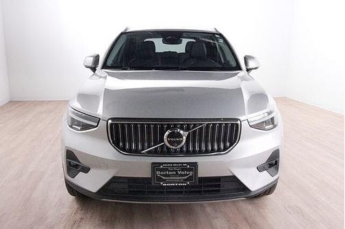 Vapour Grey 2025 Volvo XC40 Core