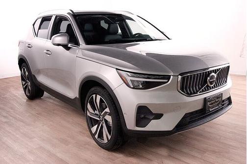 Vapour Grey 2025 Volvo XC40 Core