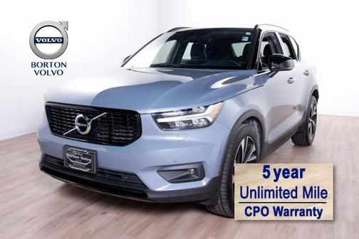 2022 Volvo XC40 R-Design