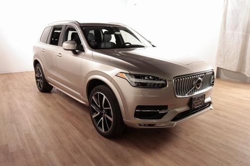2024 Volvo XC90 B5 Plus