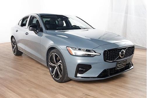 Thunder Grey 2023 Volvo S60 Core
