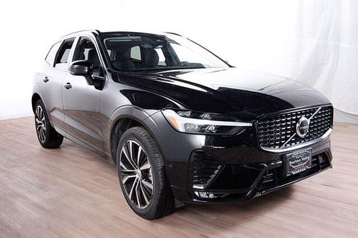 Onyx Black 2025 Volvo XC60 Plus