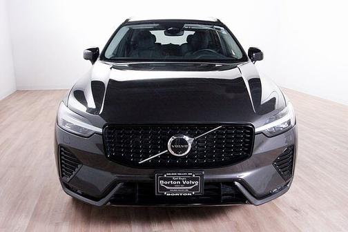 2025 Volvo XC60 Plus