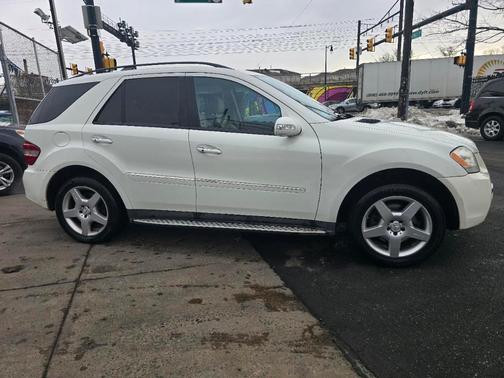 2008 Mercedes-Benz M-Class ML 550 4MATIC