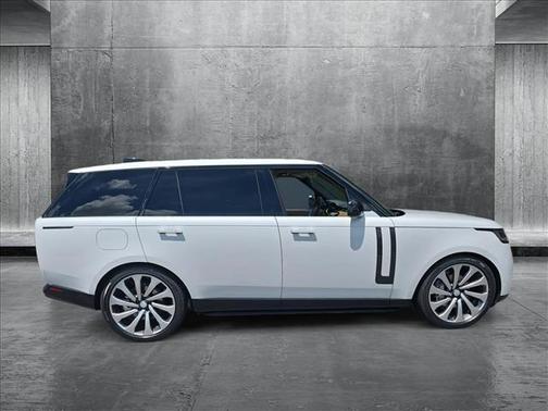 2025 Land Rover Range Rover P400 SE 7 Seat