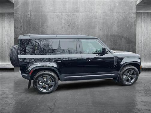 2025 Land Rover Defender 110 P400 S