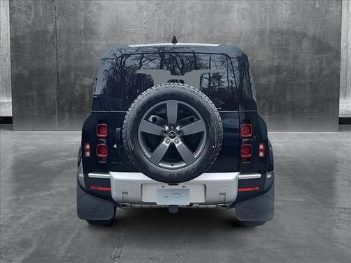 2025 Land Rover Defender 110 P400 S
