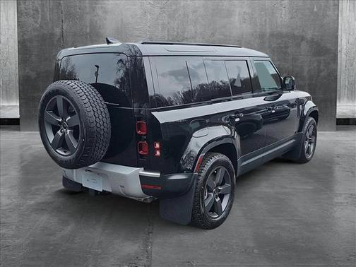 2025 Land Rover Defender 110 P400 S