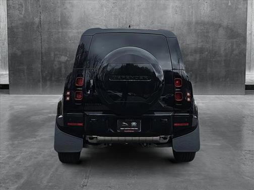 2025 Land Rover Defender 110 P400 X-Dynamic SE