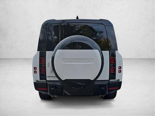 2025 Land Rover Defender 130 P400 X-Dynamic SE