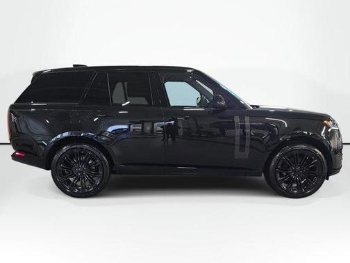 2026 Land Rover Range Rover P530 SE