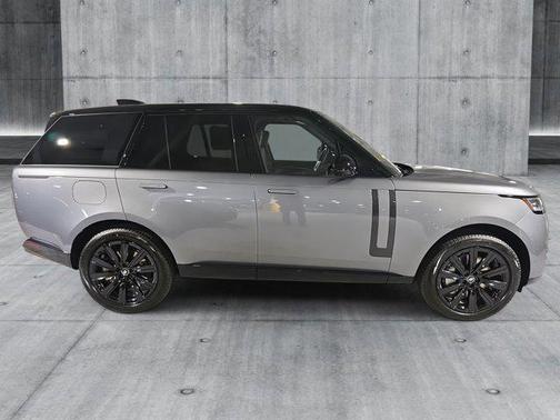 2025 Land Rover Range Rover P530 SE