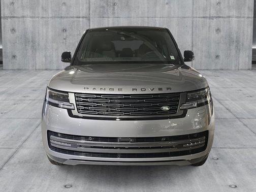 2025 Land Rover Range Rover P530 SE
