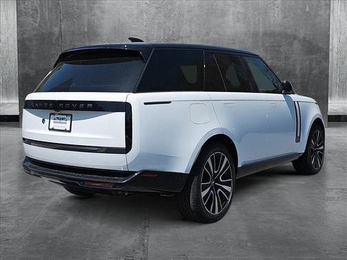 2025 Land Rover Range Rover P530 SE