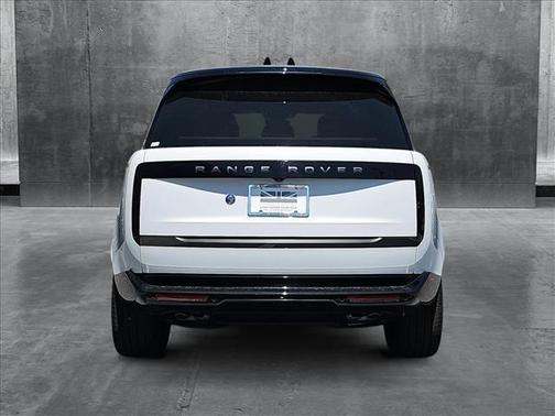 2025 Land Rover Range Rover P530 SE