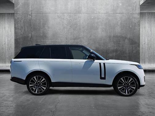 2025 Land Rover Range Rover P530 SE