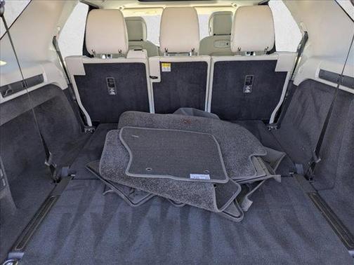 2025 Land Rover Discovery P360 Dynamic SE