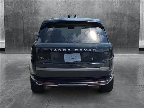 2025 Land Rover Range Rover P530 SE 7 Seat