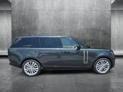 2025 Land Rover Range Rover P530 SE 7 Seat
