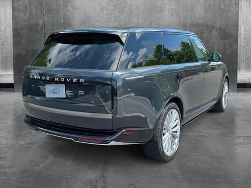2025 Land Rover Range Rover P530 SE 7 Seat