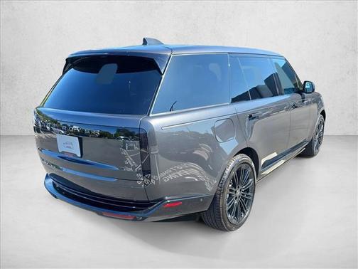 2025 Land Rover Range Rover P400 SE 7 Seat