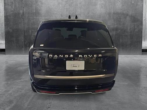 2025 Land Rover Range Rover P530 SE