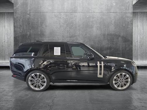 2025 Land Rover Range Rover P530 SE