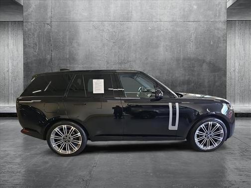 2025 Land Rover Range Rover P530 SE
