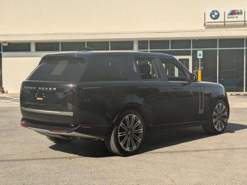 2025 Land Rover Range Rover P530 SE